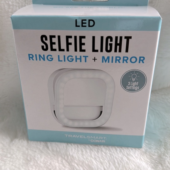 CONAIR - Travel Smart || Selfie Light - Ring Light + Mirror - Picture 6 of 12